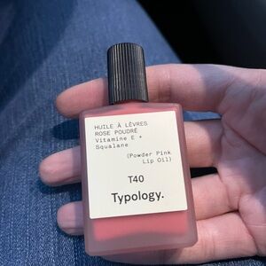 Natural Lip Oil in Soft Pink